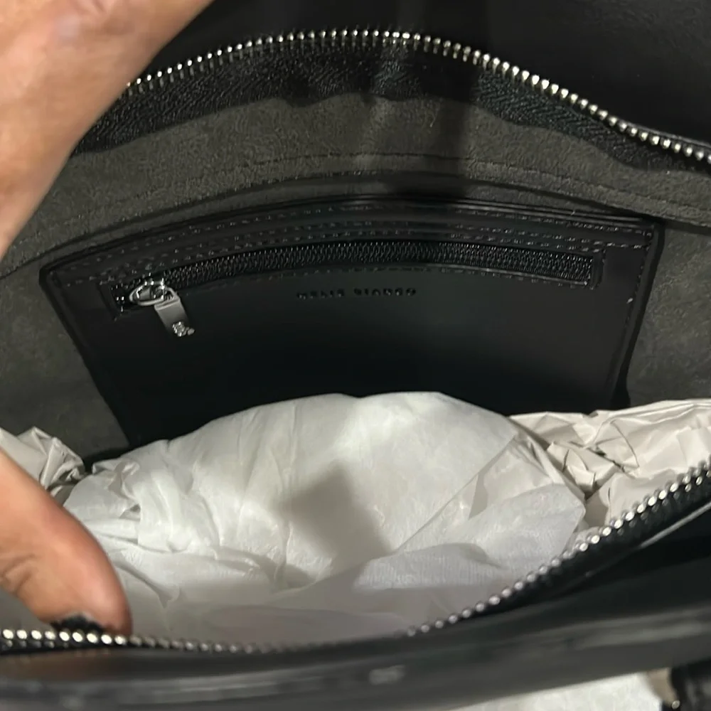 New Melie Bianco black vegan leather round bag w/adjustable strap. - Picture 6 of 10